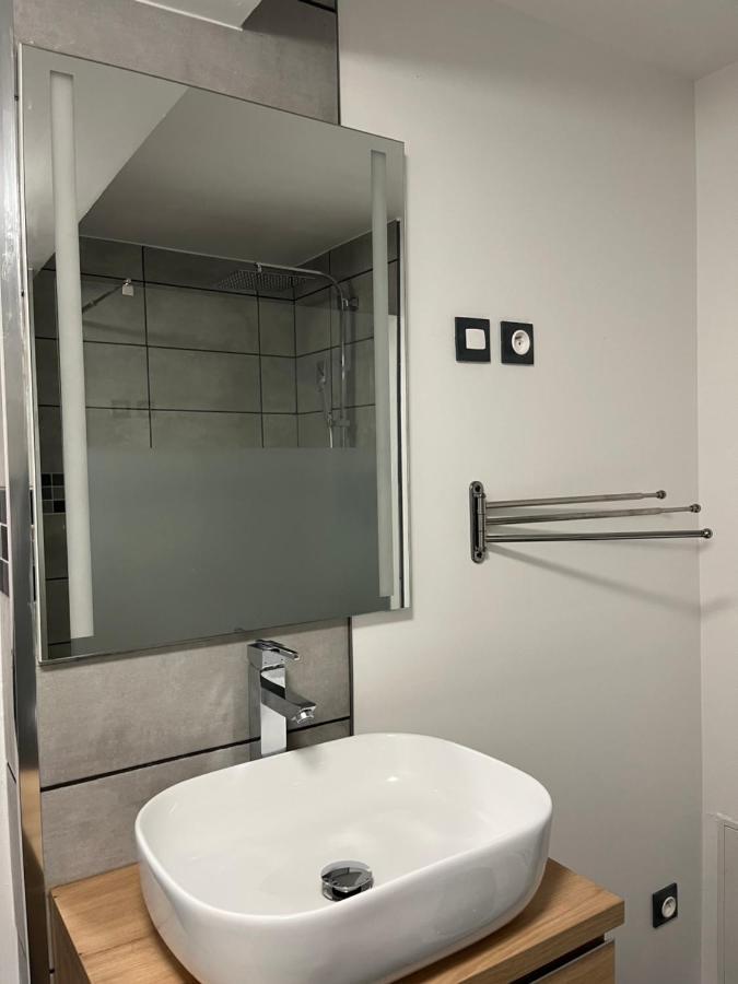 Superbe Appartement Au Bord Du Canal De St Quentin Σεν-Κεντέν Εξωτερικό φωτογραφία